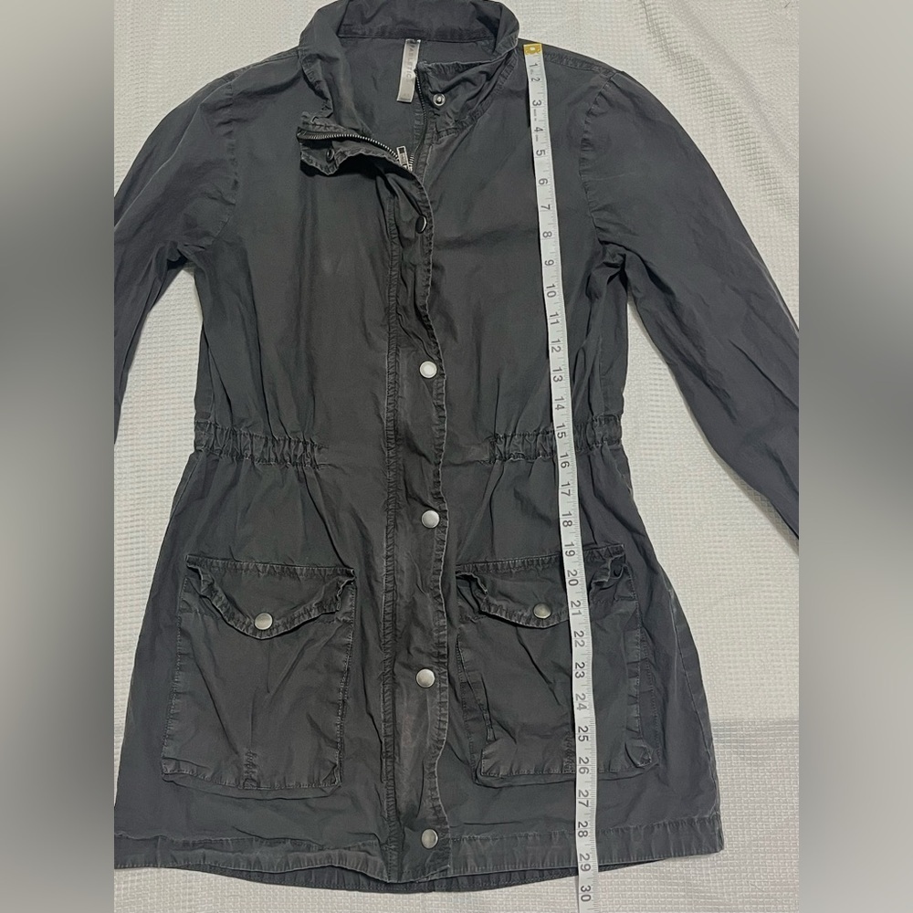 Fabletics Women's XS Black Lightweight Jacket w Pockets - Picture 16 of 16